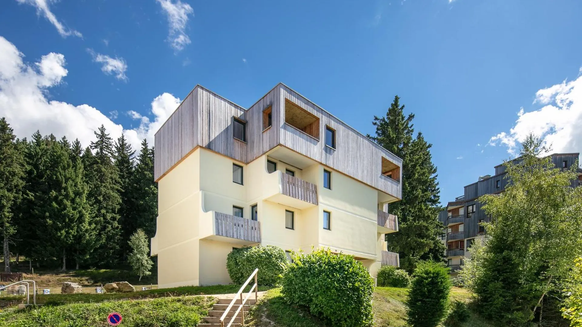 Vvf Les 7 Laux Massif De Belledonne Hotel Prapoutel