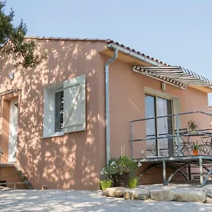 https://la-luberonnette.fr-provencehotel.com
